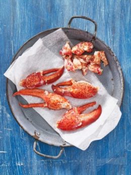 Extracted lobster meat by Greenhead Lobster using High Pressure Processing (HPP) Extracted lobster meat by Greenhead Lobster using High Pressure Processing (HPP)